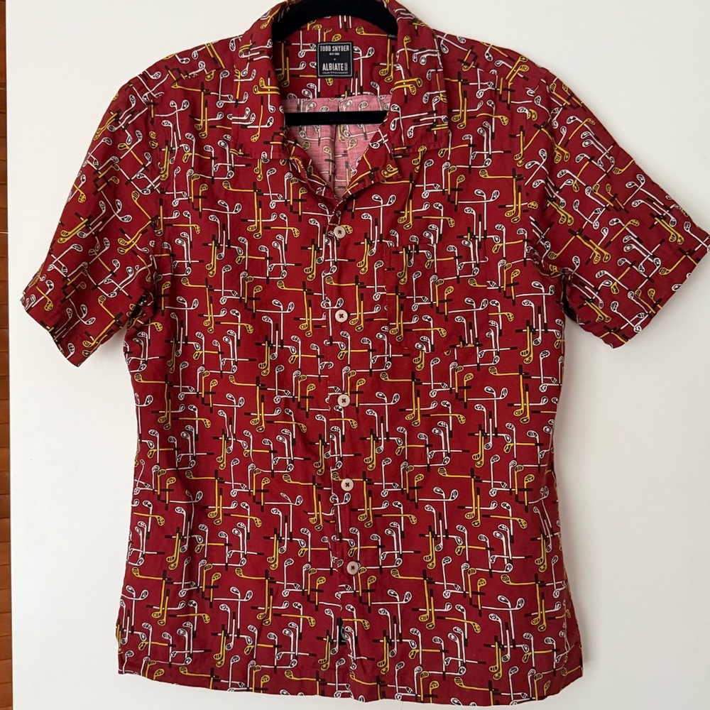 Todd Snyder GOLF Short-Sleeve Red Patterned Button-Down Shirt